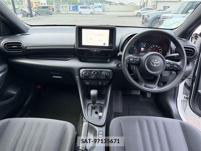 Toyota YARIS 2024-06 8815267-6