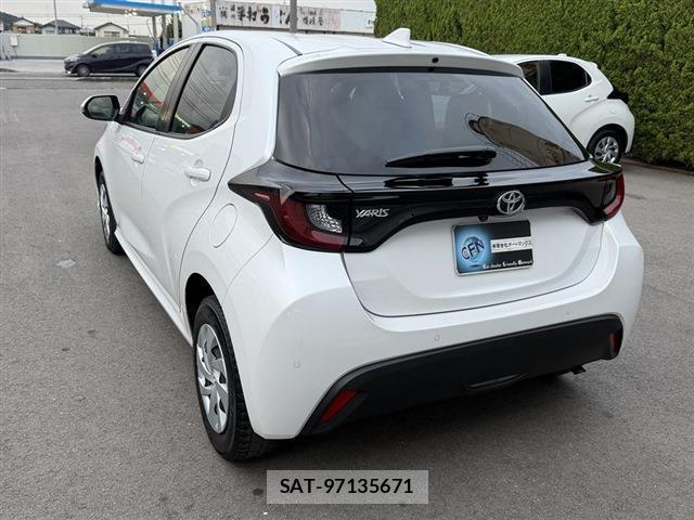 Toyota YARIS 2024-06 8815267-9