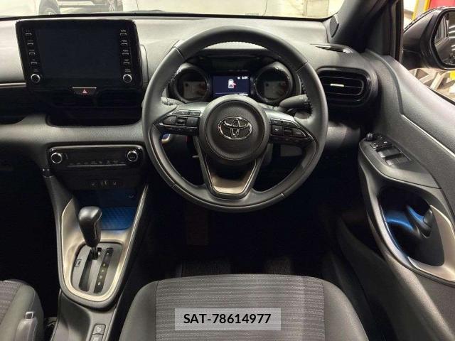 Toyota YARIS 2022-03 8815383-2