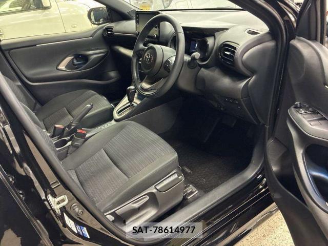 Toyota YARIS 2022-03 8815383-3