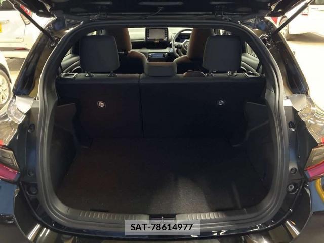 Toyota YARIS 2022-03 8815383-7