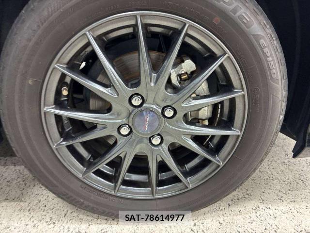 Toyota YARIS 2022-03 8815383-8