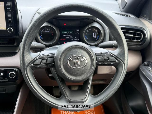 Toyota YARIS 2021-06 8815851-18