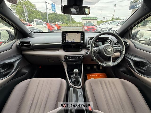 Toyota YARIS 2021-06 8815851-3