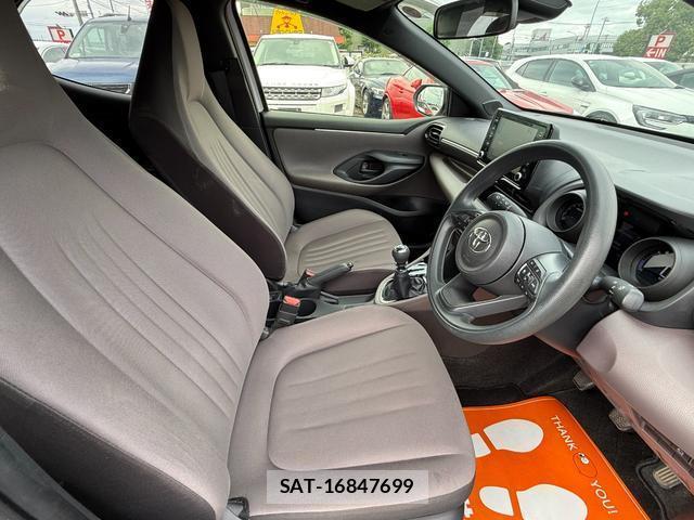 Toyota YARIS 2021-06 8815851-5