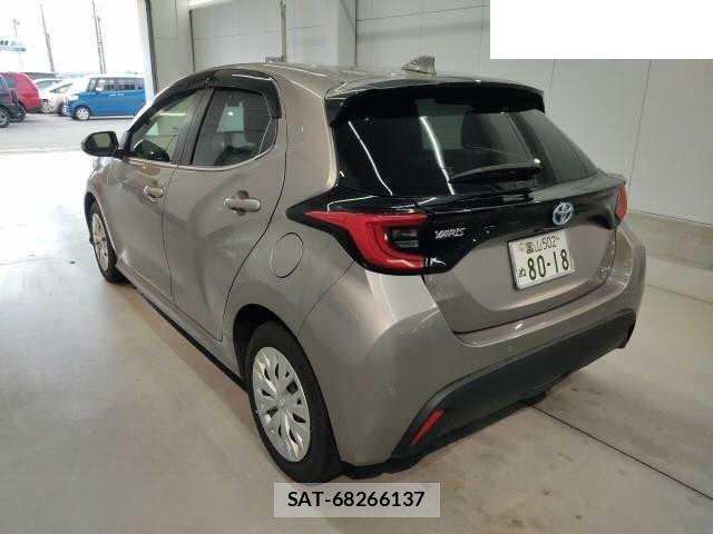 Toyota YARIS 2022-07 8816158-3