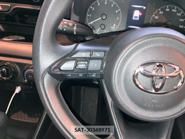 Toyota YARIS 2022-01 8816262-11