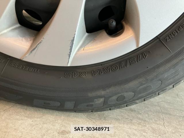 Toyota YARIS 2022-01 8816262-12