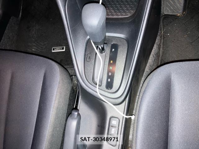 Toyota YARIS 2022-01 8816262-14