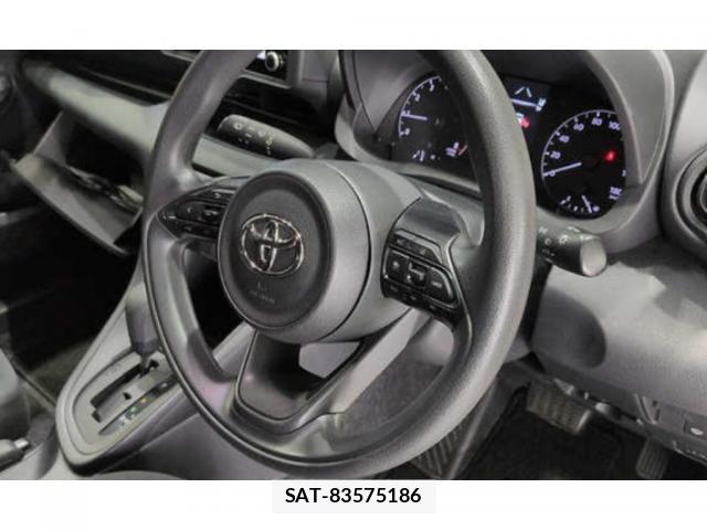 Toyota YARIS 2023-08 8816543-1