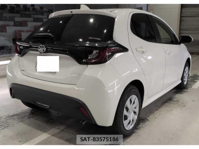 Toyota YARIS 2023-08 8816543-2