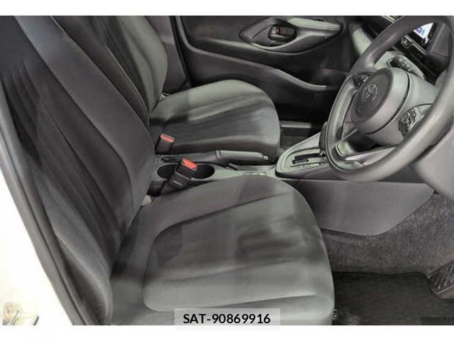 Toyota YARIS 2024-08 8816583-2