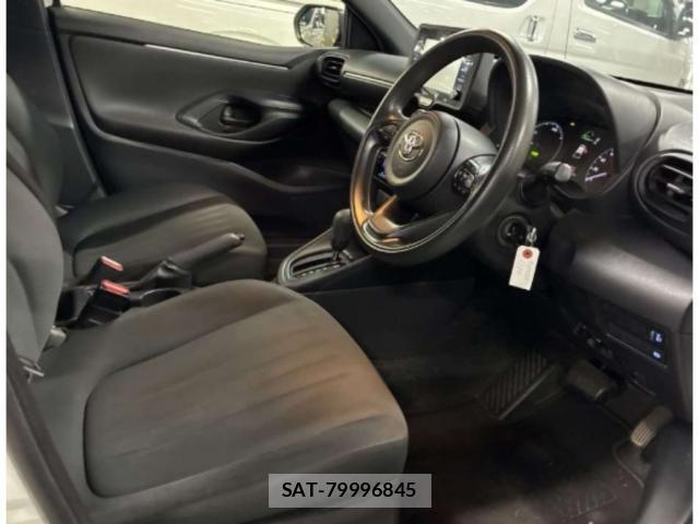 Toyota YARIS 2021-08 8816685-2