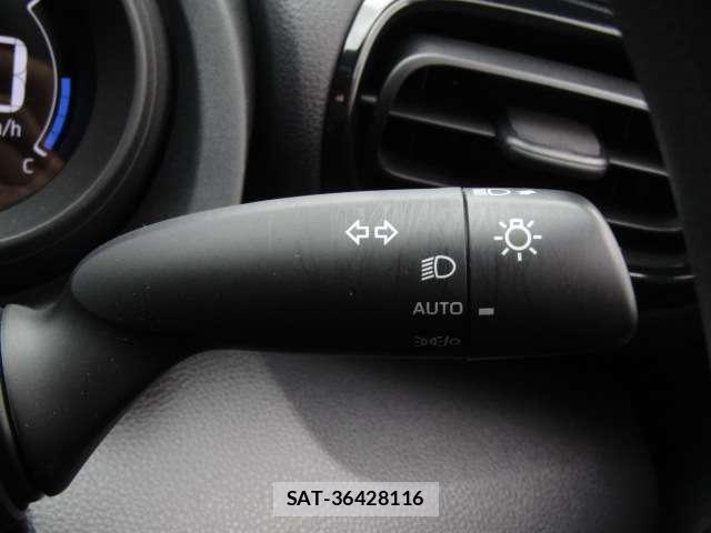 Toyota YARIS 2021-07 8816961-13