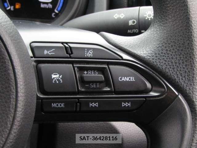 Toyota YARIS 2021-07 8816961-6