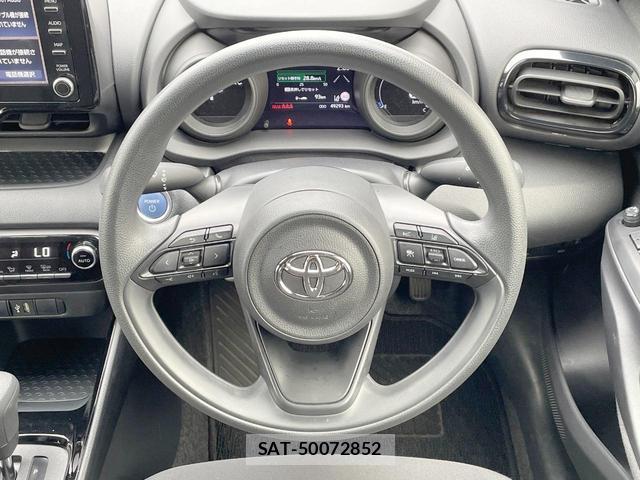 Toyota YARIS 2021-03 8817188-11