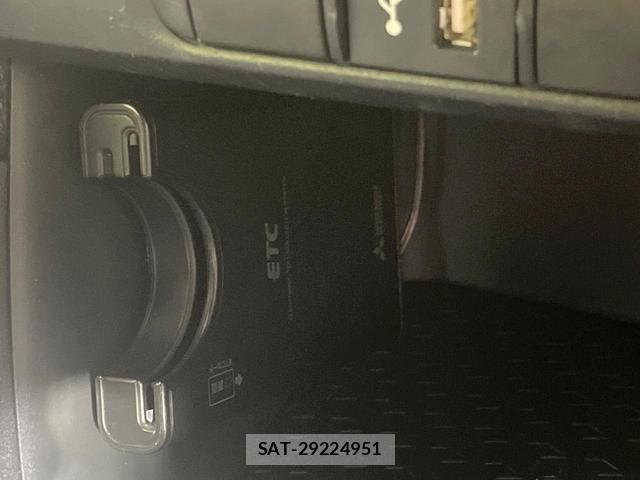 Toyota YARIS 2021-07 8817222-5