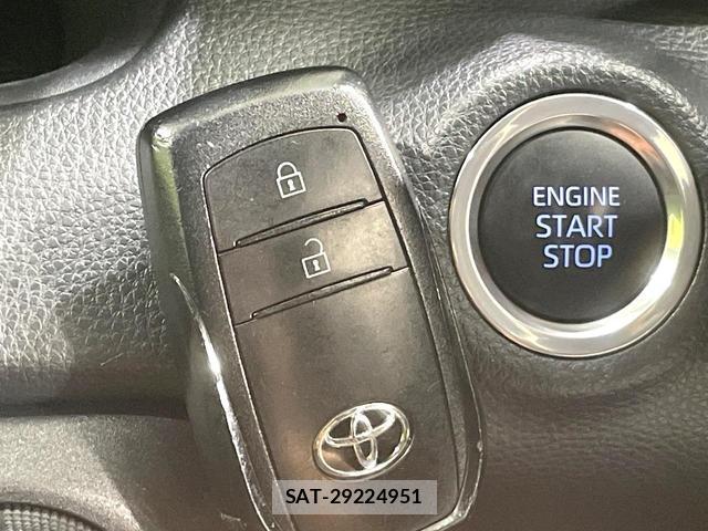 Toyota YARIS 2021-07 8817222-6