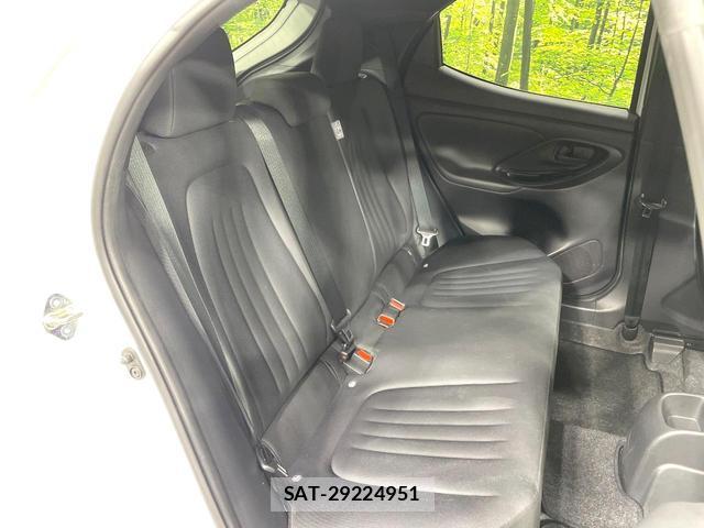 Toyota YARIS 2021-07 8817222-8