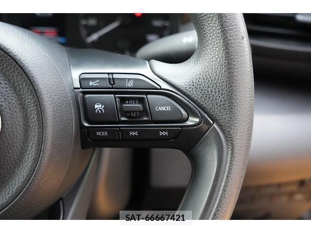 Toyota YARIS 2021-06 8817283-18