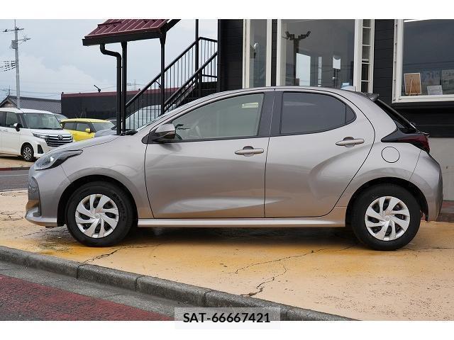 Toyota YARIS 2021-06 8817283-2