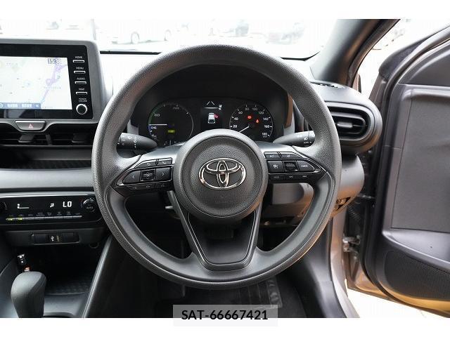 Toyota YARIS 2021-06 8817283-4