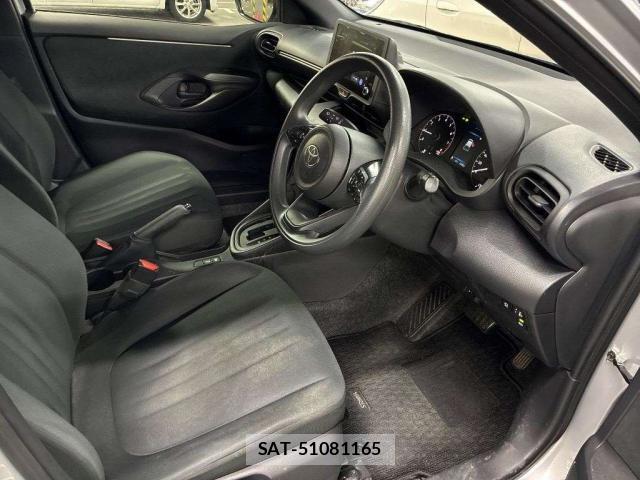 Toyota YARIS 2024-11 8817340-2