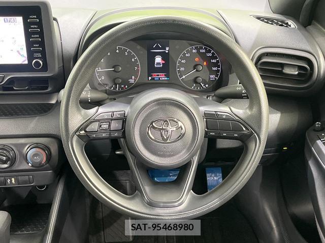 Toyota YARIS 2021-08 8817488-10