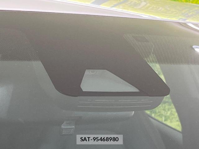 Toyota YARIS 2021-08 8817488-4