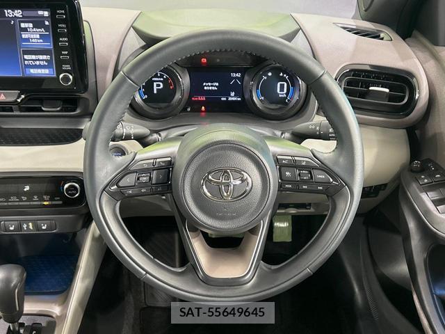 Toyota YARIS 2022-01 8817599-10
