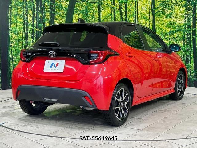 Toyota YARIS 2022-01 8817599-16