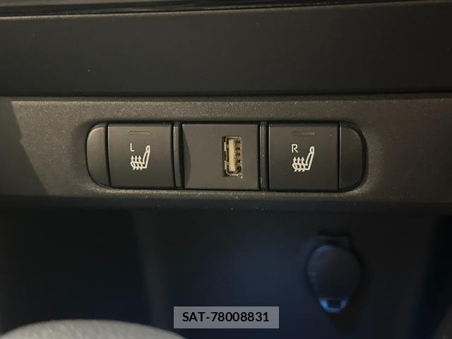 Toyota YARIS 2020-03 8817996-7
