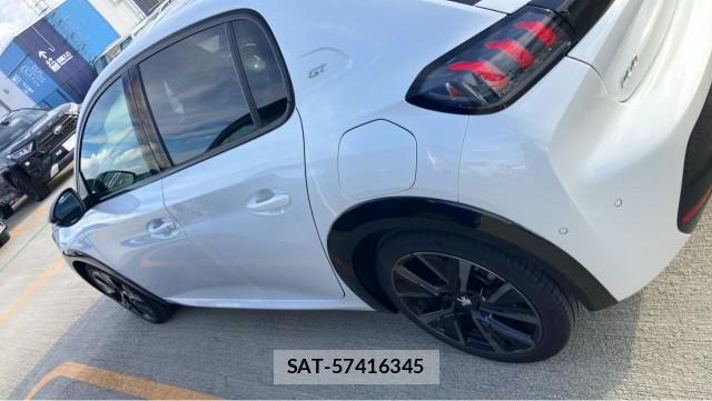 Peugeot 208 2021-12 8855368-10