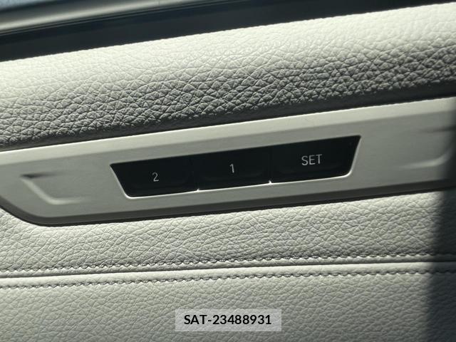 Bmw 5 SERIES 2017-02 8855496-16
