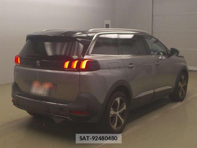 Peugeot 5008 2021-03 8855854-1