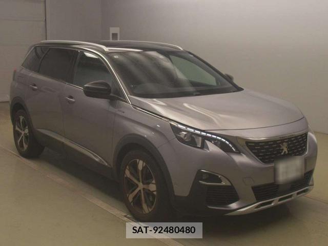 Peugeot 5008 2021-03 8855854-10