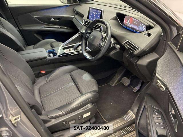 Peugeot 5008 2021-03 8855854-3