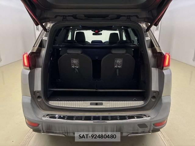 Peugeot 5008 2021-03 8855854-7