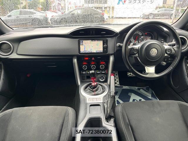 Toyota 86 2018-09 8854456-1