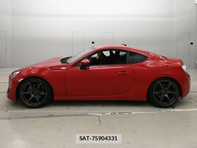 Toyota 86 2012-08 8855884-11