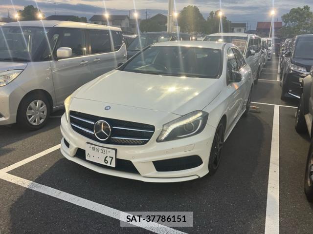 Mercedes Benz A-CLASS 2013-12 8853871-0