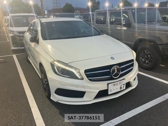 Mercedes Benz A-CLASS 2013-12 8853871-1