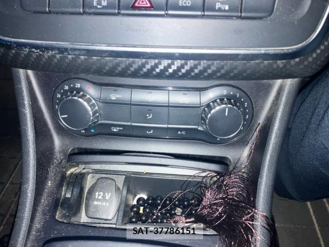 Mercedes Benz A-CLASS 2013-12 8853871-11