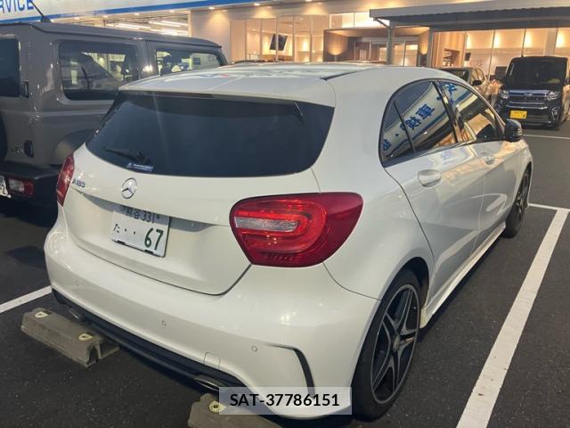 Mercedes Benz A-CLASS 2013-12 8853871-13