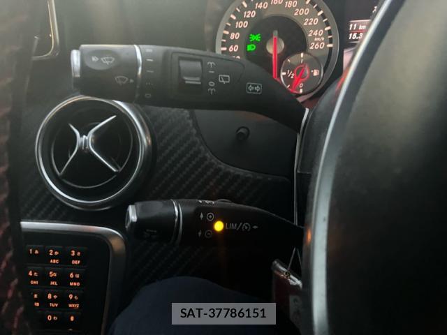 Mercedes Benz A-CLASS 2013-12 8853871-15