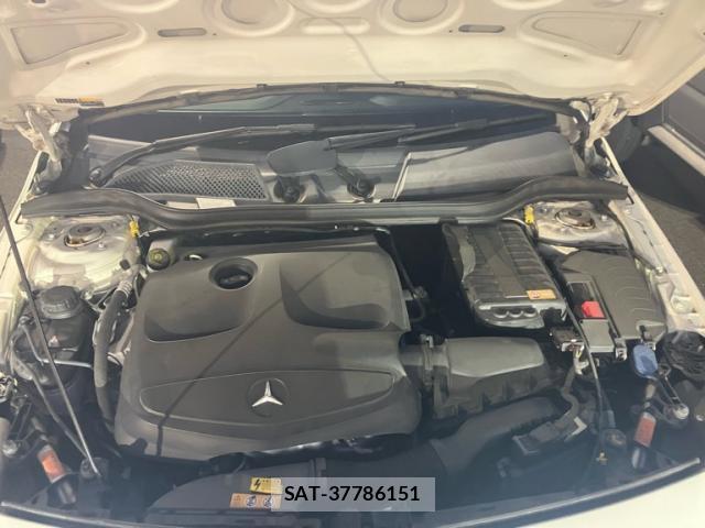 Mercedes Benz A-CLASS 2013-12 8853871-16