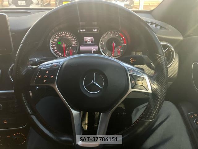 Mercedes Benz A-CLASS 2013-12 8853871-6