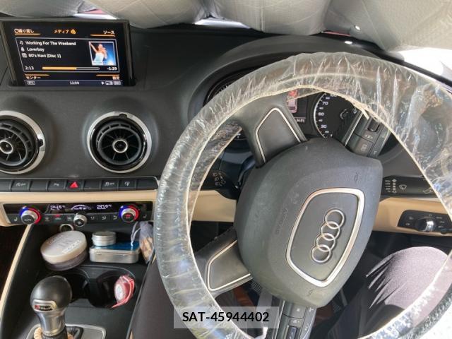 Audi E-TRON 2016-02 8855257-10