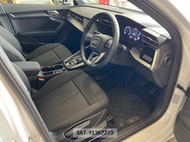 Audi A3 2021-07 8854371-3