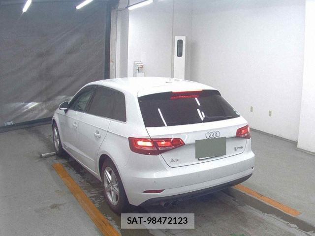 Audi A3 2017-06 8855480-4